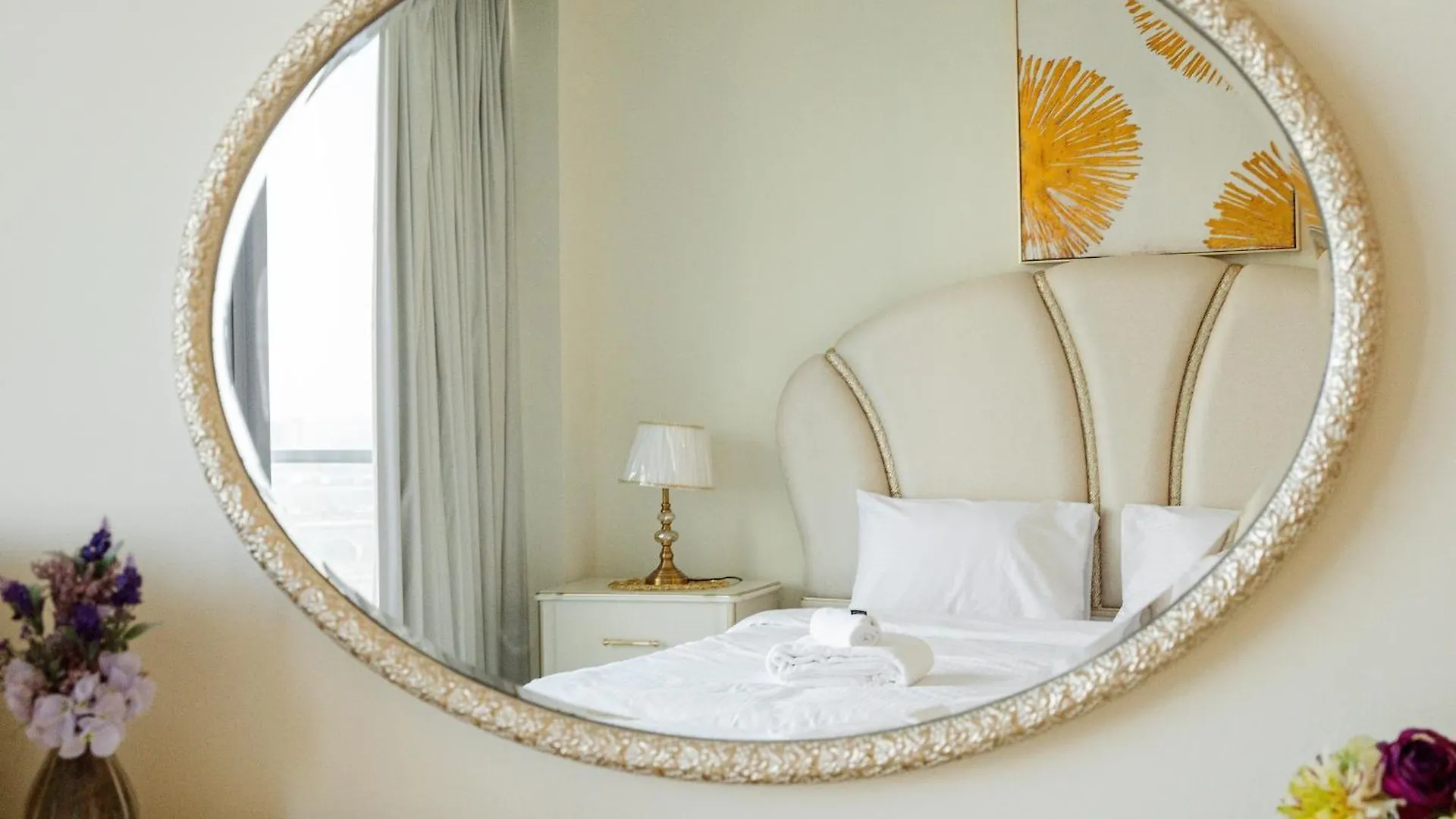 Luxury 2 Bdr Apartment, Overlooking Palm Jumeirah Dubai