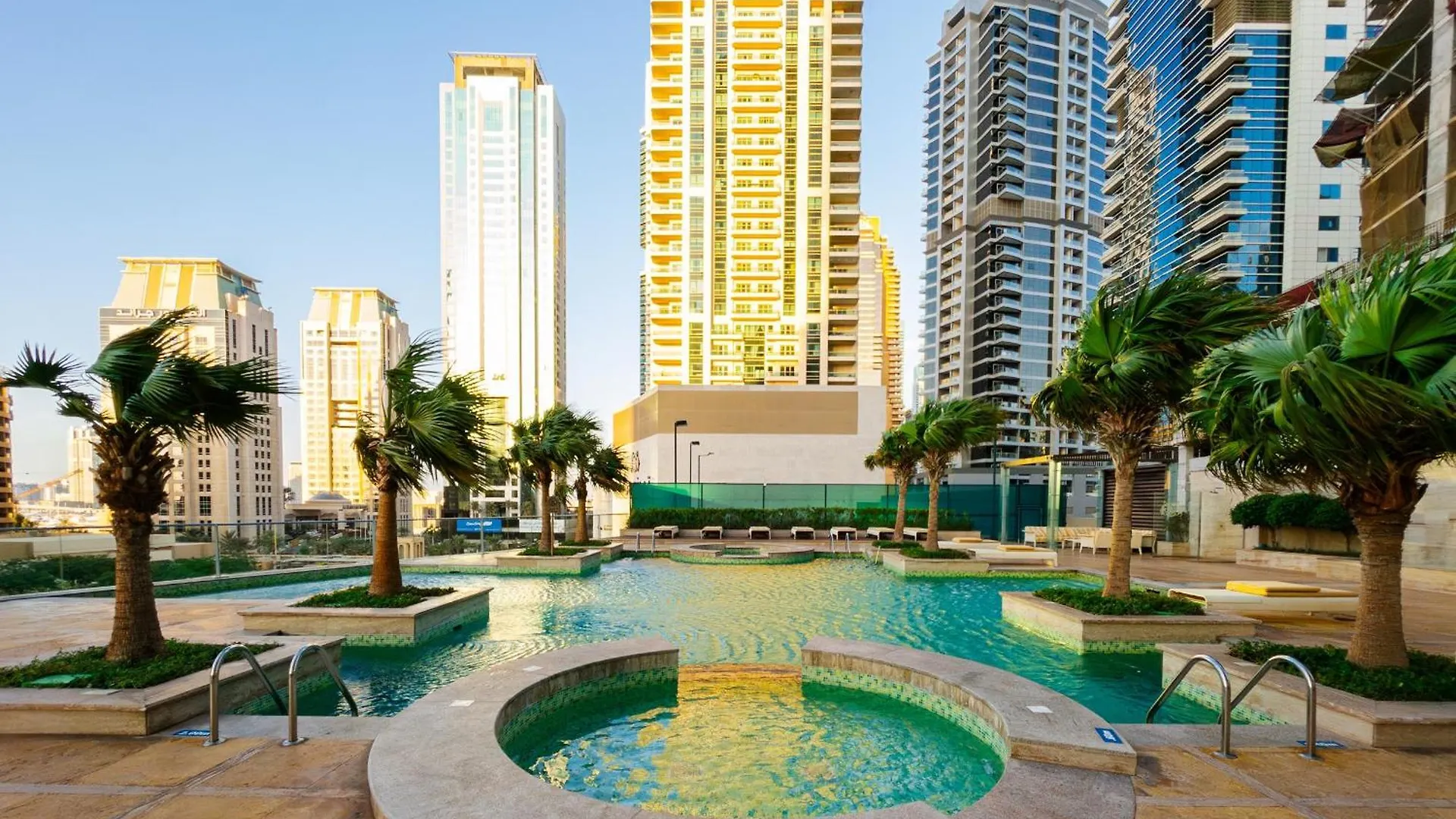 Luxury 2 Bdr Apartment, Overlooking Palm Jumeirah Dubai Apartment
