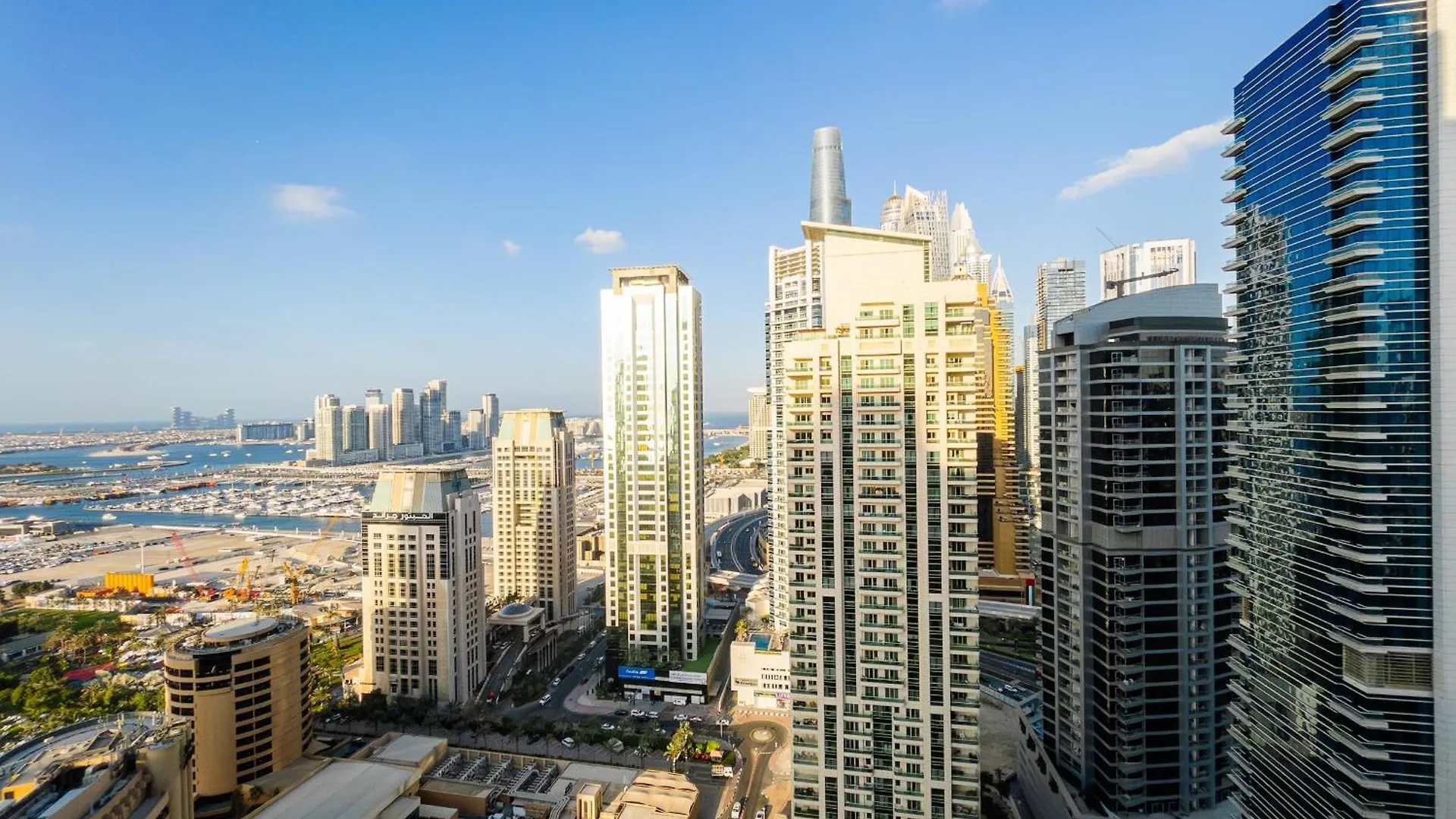Luxury 2 Bdr Apartment, Overlooking Palm Jumeirah Dubai